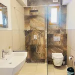 Beelvita - Heatted Pool& Jacuzzi * Bielovce