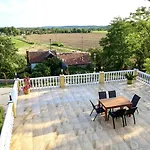 Beelvita - Heatted Pool& Jacuzzi Bielovce