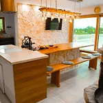 Beelvita - Heatted Pool& Jacuzzi * Bielovce