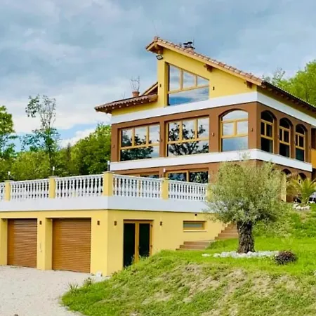Beelvita - Private Pool& Jacuzzi