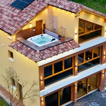 Beelvita - Private Pool& Jacuzzi Bielovce
