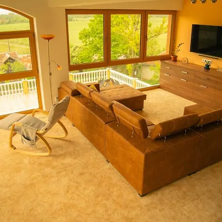 Beelvita - Private Pool& Jacuzzi Bielovce