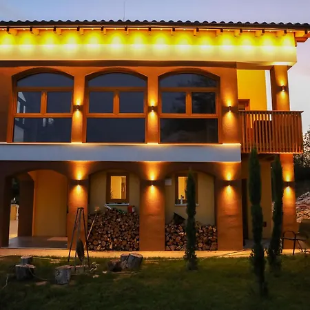 Beelvita&jacuzzi Vila