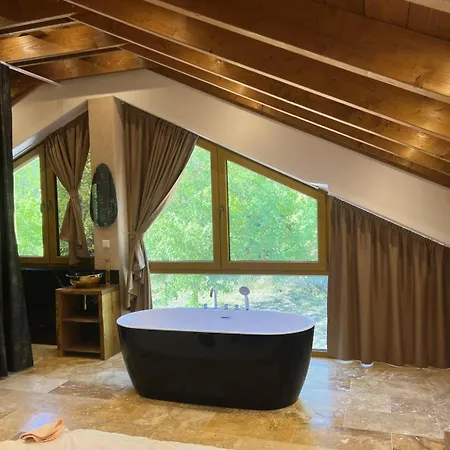 Beelvita&jacuzzi Vila *