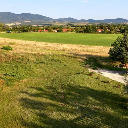 Beelvita&jacuzzi Vila