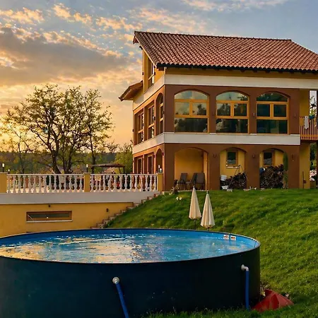 Beelvita - Private Pool& Jacuzzi
