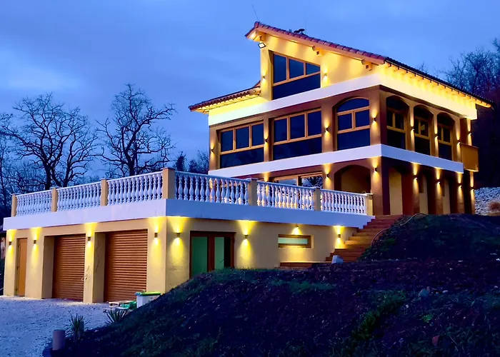 Beelvita&jacuzzi ヴィラ *